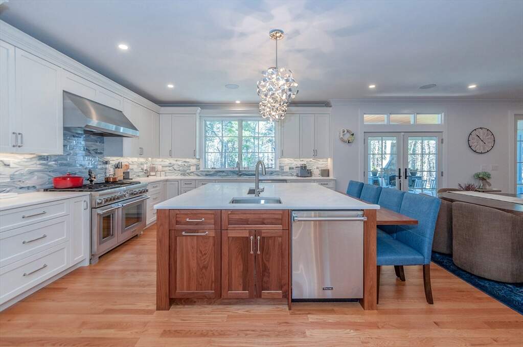4 Bedroom Single Family Home/House's Image 6