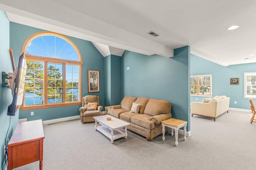 3 Bedroom Single Family Home/House's Image 11