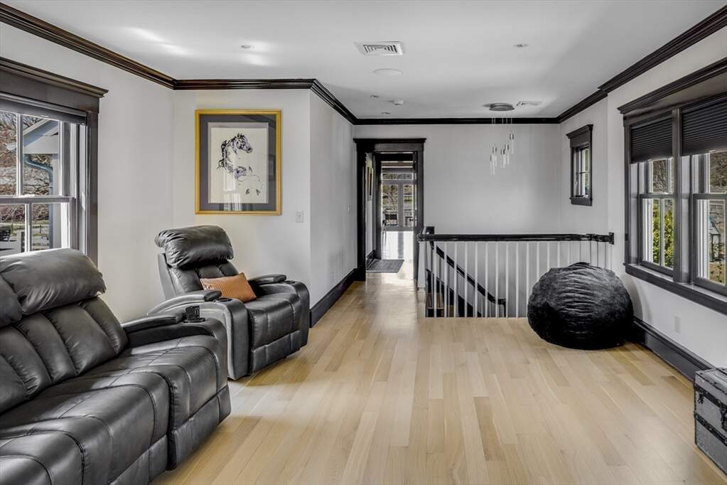 4 Bedroom Single Family Home/House's Image 10