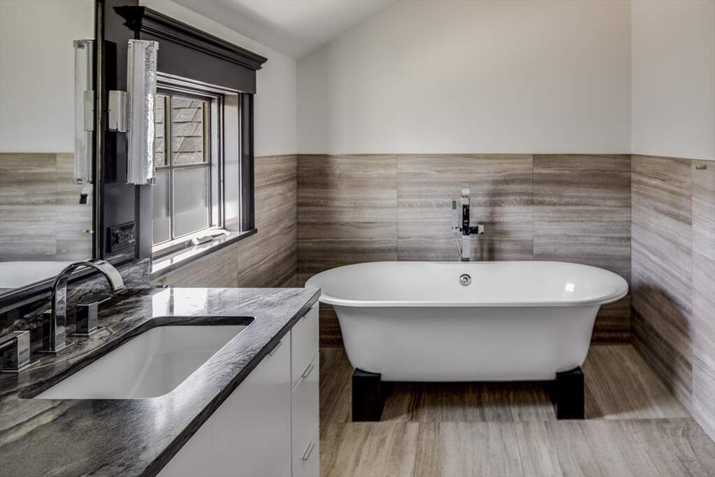 4 Bedroom Single Family Home/House's Image 13