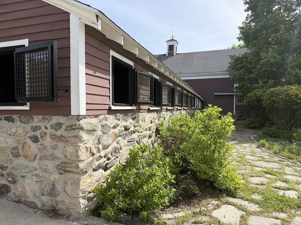 4 Bedroom Single Family Home/House's Image 16