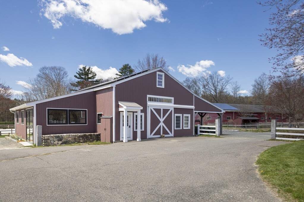 4 Bedroom Single Family Home/House's Image 22