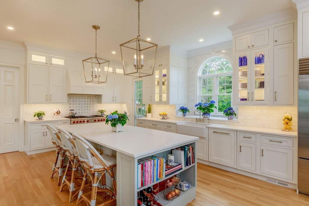 4 Bedroom Single Family Home/House's Image 3