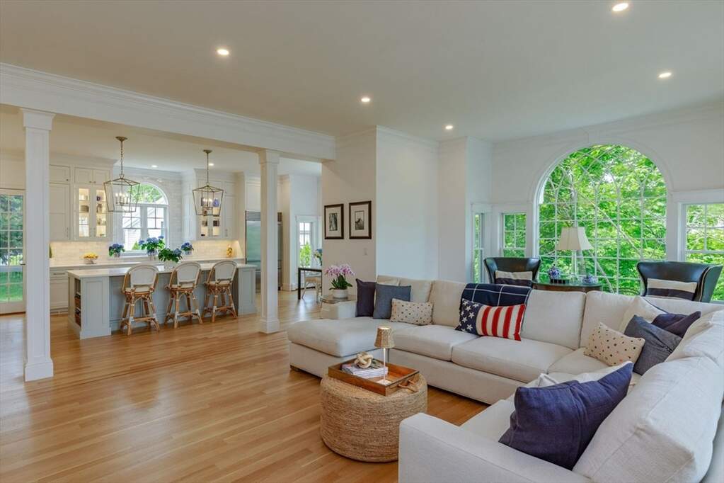 4 Bedroom Single Family Home/House's Image 5