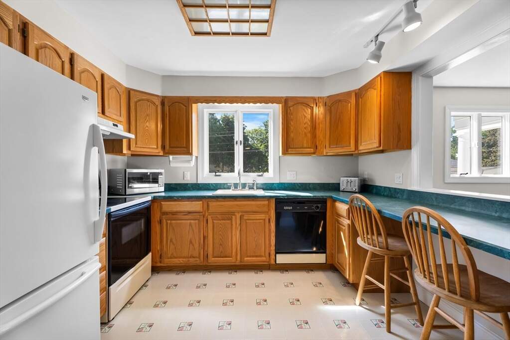 4 Bedroom Single Family Home/House's Image 21