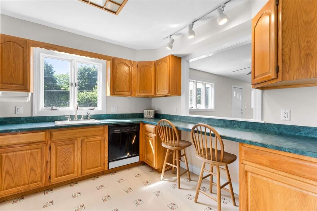4 Bedroom Single Family Home/House's Image 23