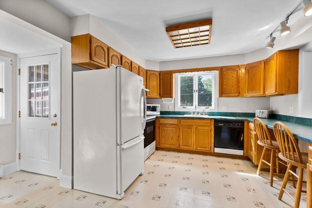4 Bedroom Single Family Home/House's Image 24