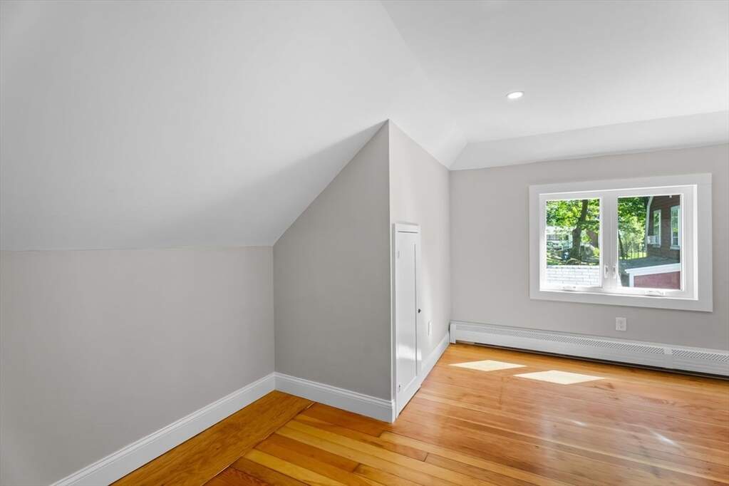 4 Bedroom Single Family Home/House's Image 27