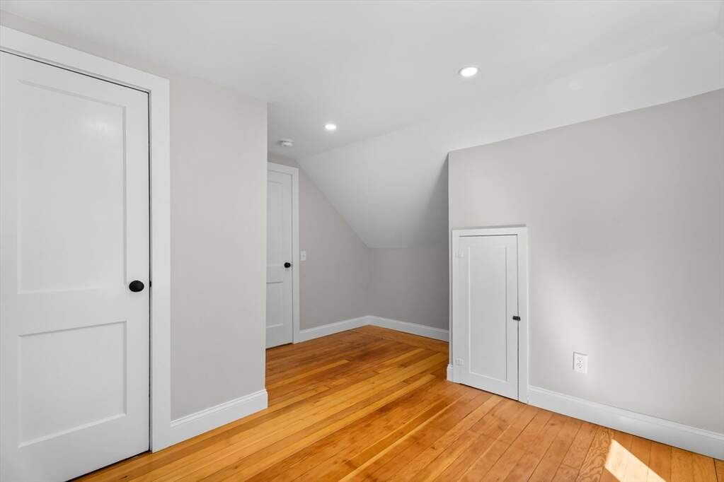 4 Bedroom Single Family Home/House's Image 28