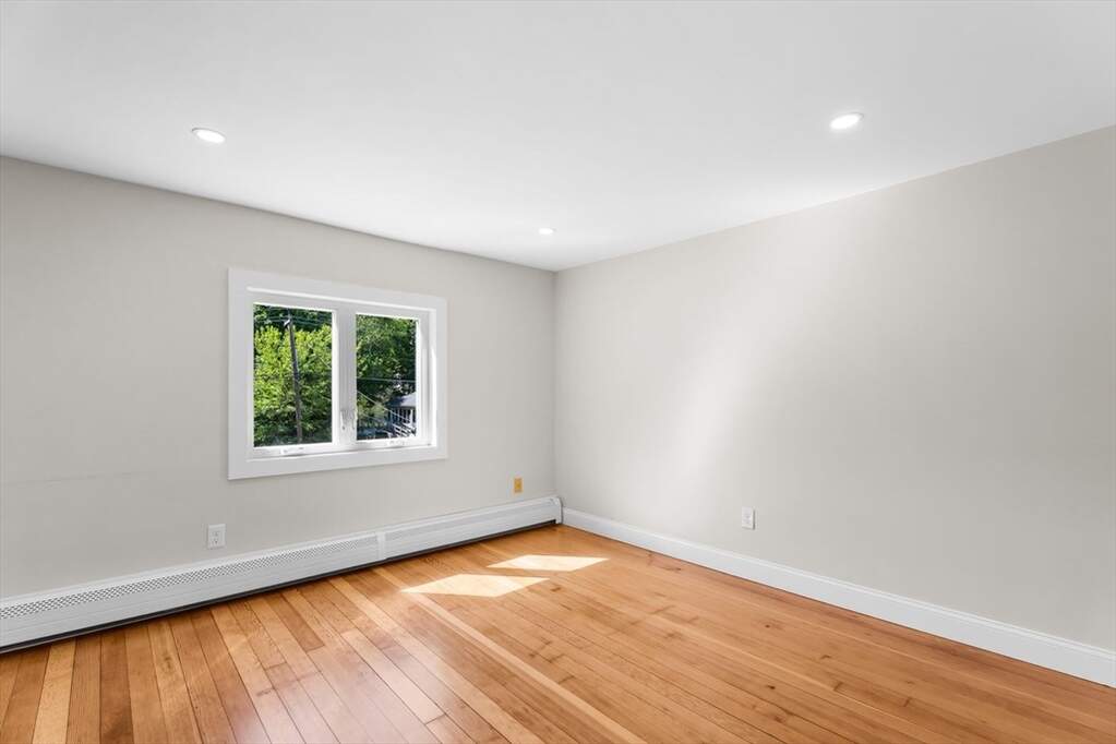4 Bedroom Single Family Home/House's Image 29