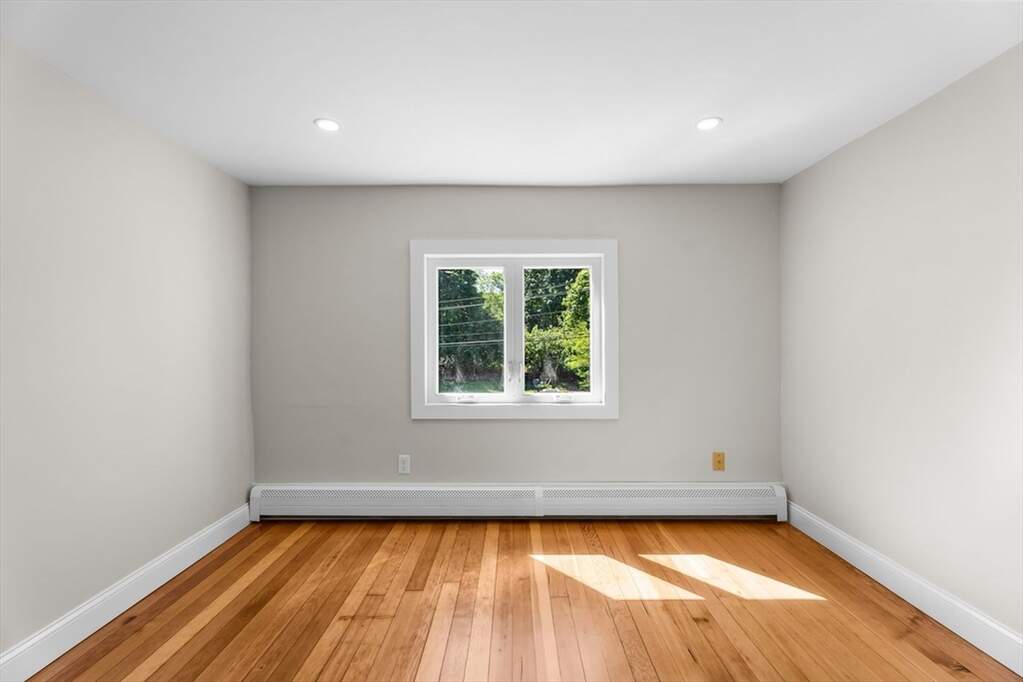 4 Bedroom Single Family Home/House's Image 30