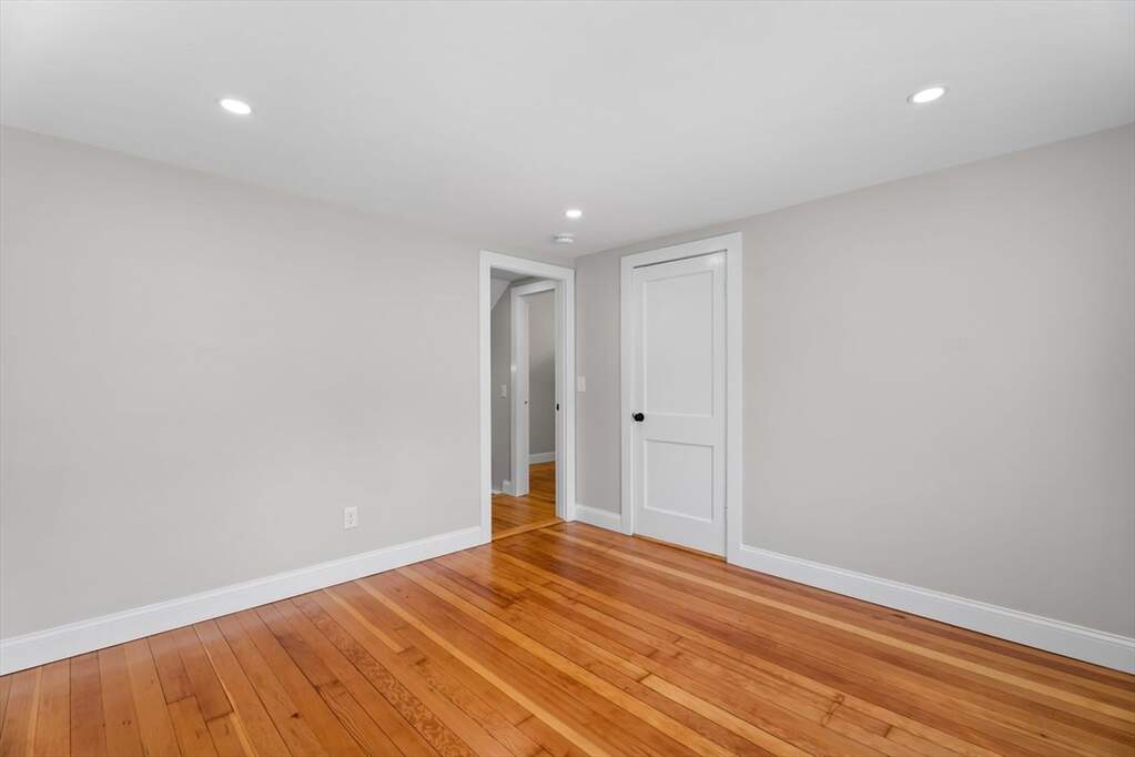 4 Bedroom Single Family Home/House's Image 32
