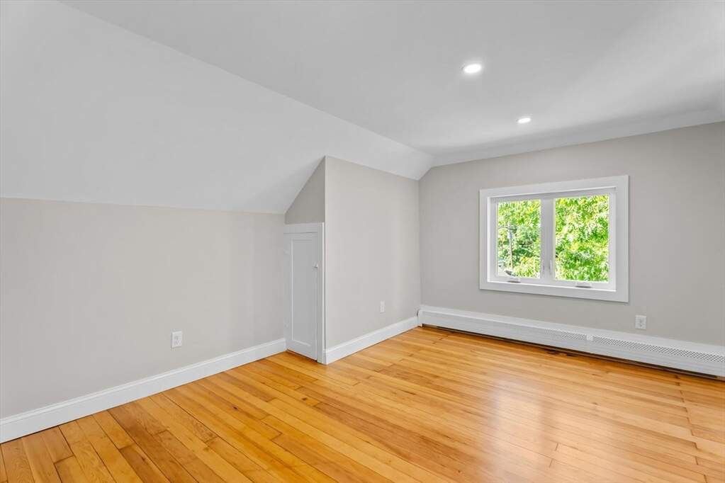 4 Bedroom Single Family Home/House's Image 33