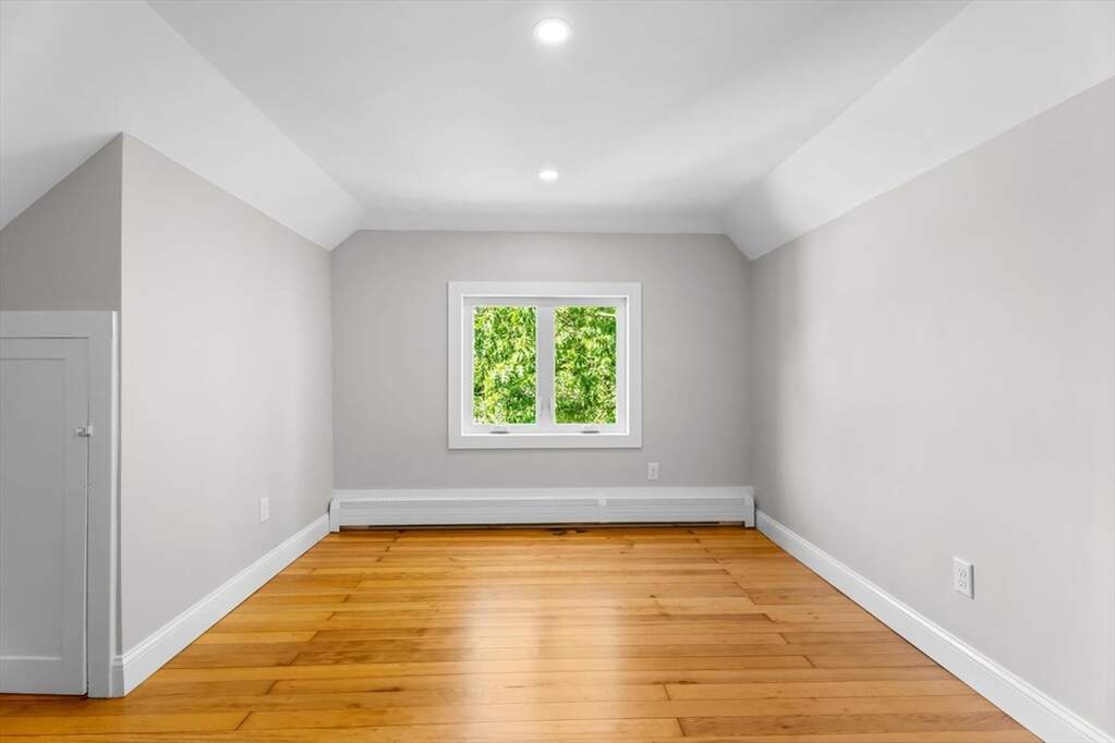 4 Bedroom Single Family Home/House's Image 34