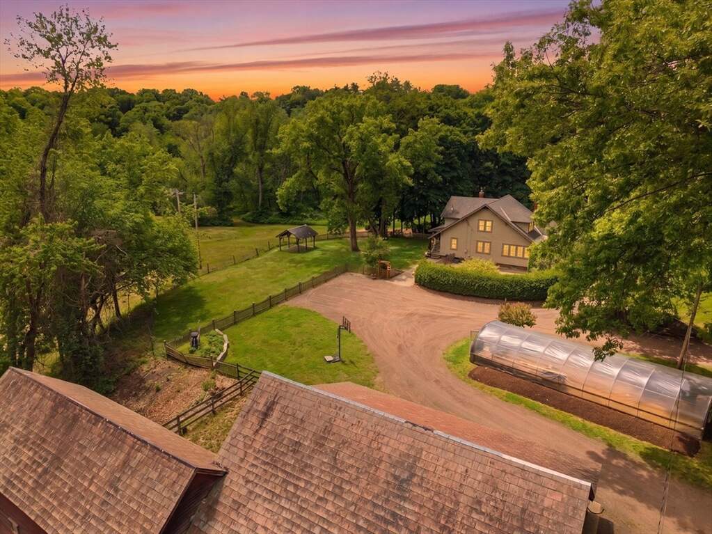 4 Bedroom Farm/Ranch/Plantation's Image 29