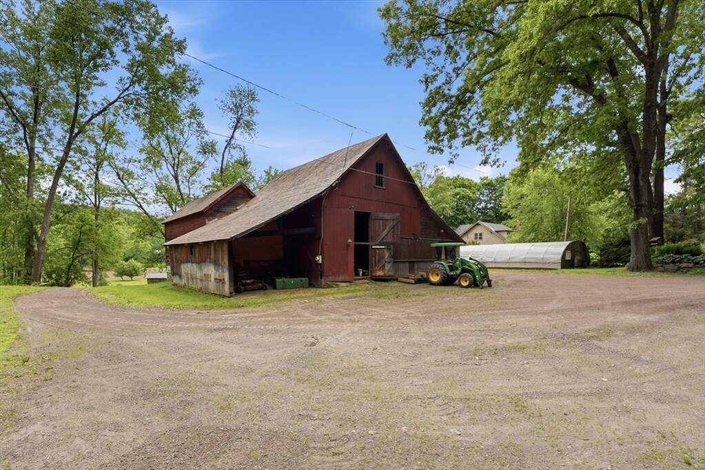 4 Bedroom Farm/Ranch/Plantation's Image 4