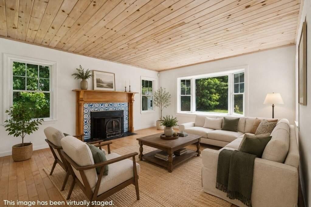 4 Bedroom Single Family Home/House's Image 8