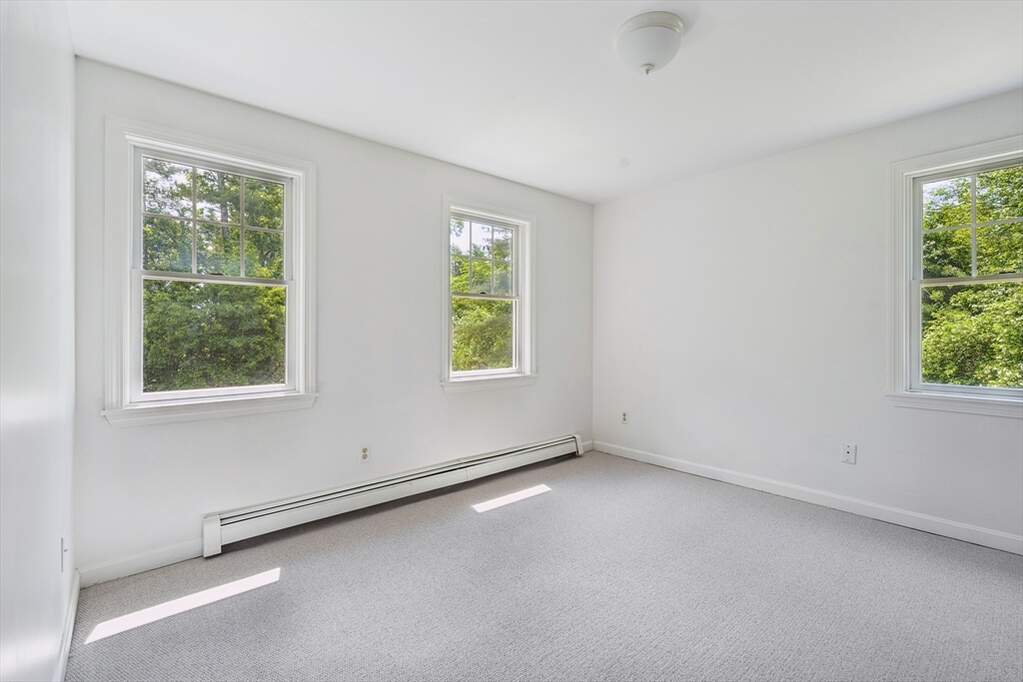 4 Bedroom Single Family Home/House's Image 15