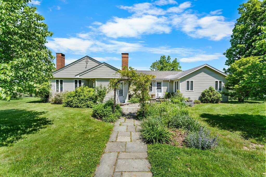 4 Bedroom Single Family Home/House's Image 5