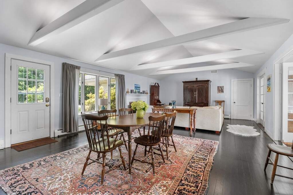 4 Bedroom Single Family Home/House's Image 6