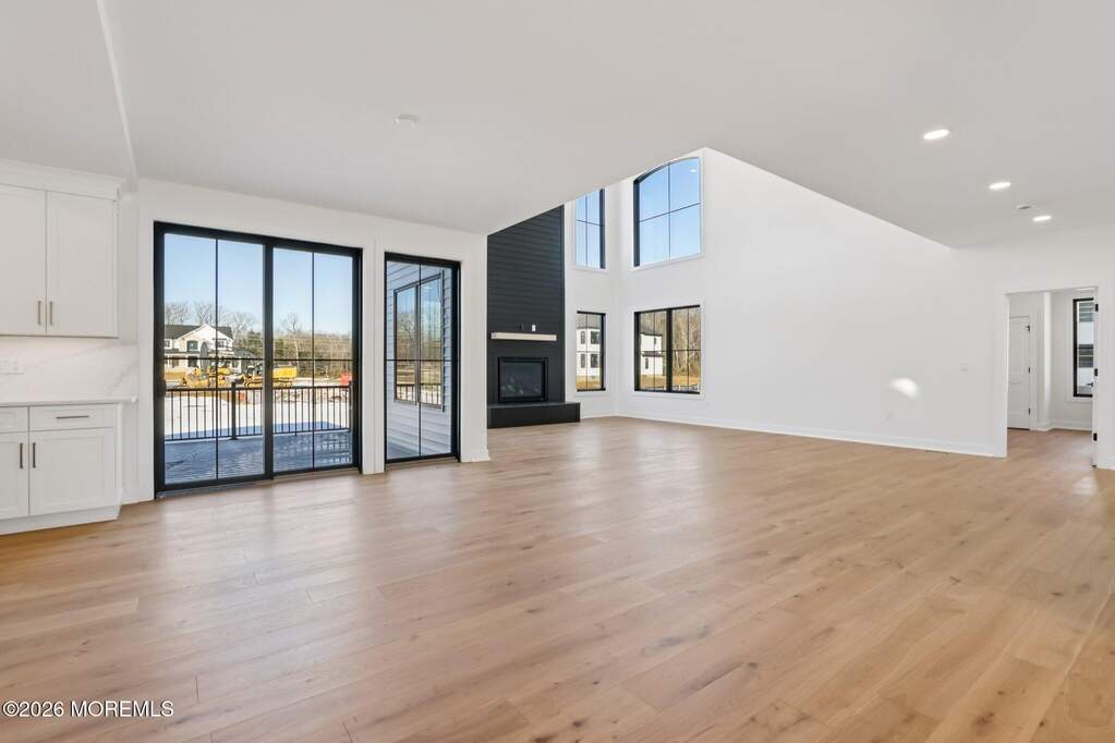 5 Bedroom Single Family Home/House's Image 7