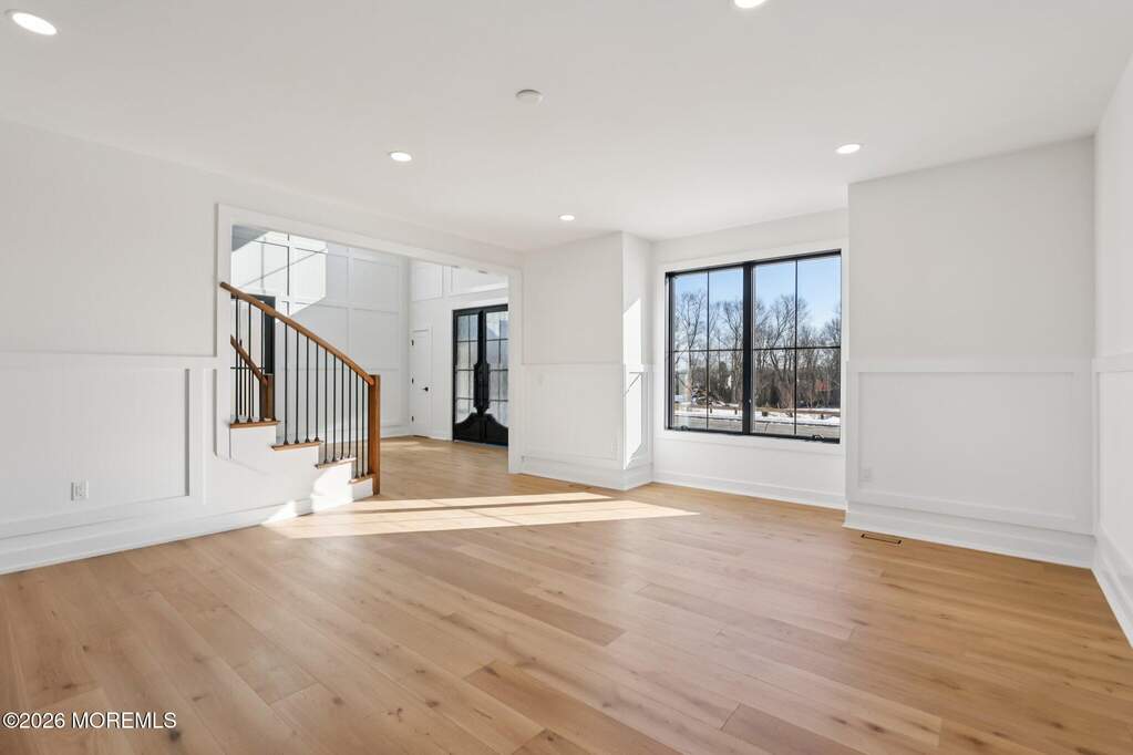 5 Bedroom Single Family Home/House's Image 9