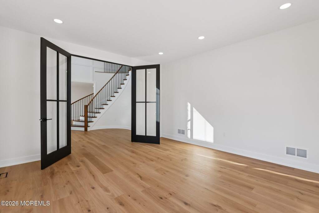 5 Bedroom Single Family Home/House's Image 19