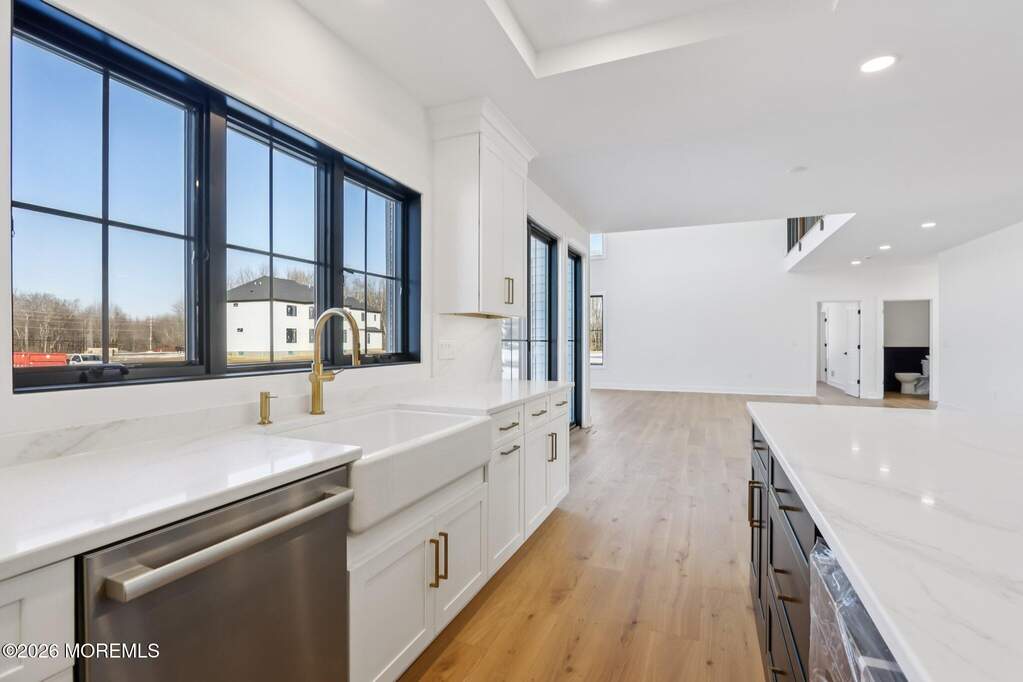 5 Bedroom Single Family Home/House's Image 28