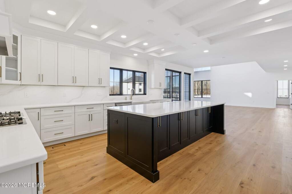 5 Bedroom Single Family Home/House's Image 32