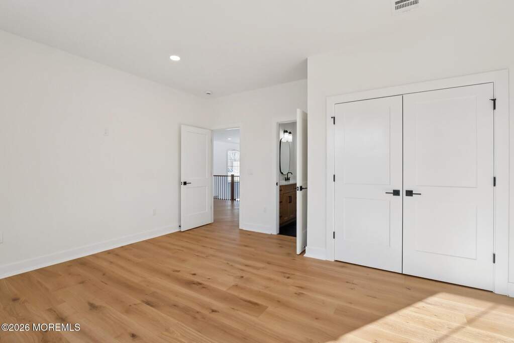 5 Bedroom Single Family Home/House's Image 38