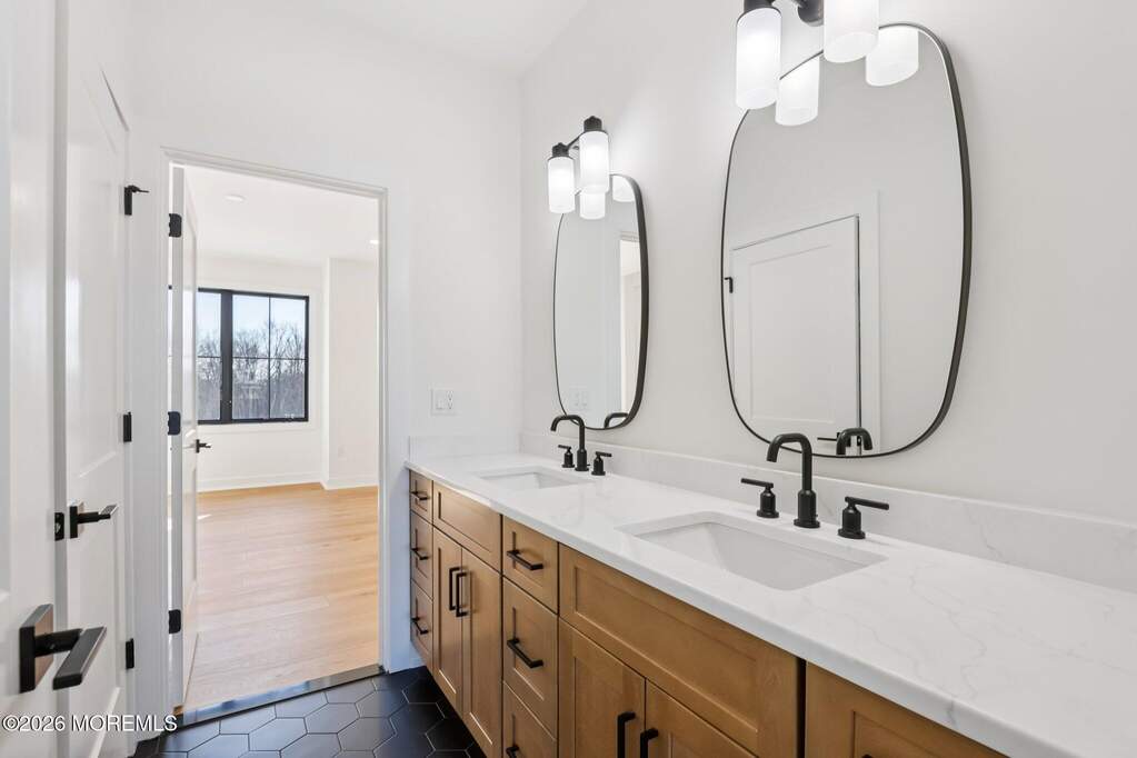 5 Bedroom Single Family Home/House's Image 44