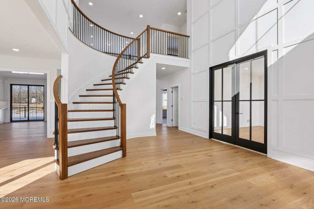 5 Bedroom Single Family Home/House's Image 3