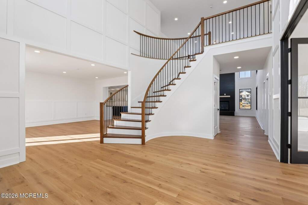 5 Bedroom Single Family Home/House's Image 4