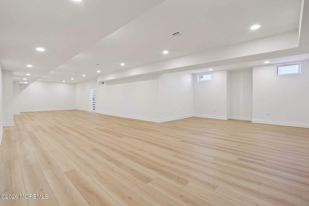 5 Bedroom Single Family Home/House's Image 73
