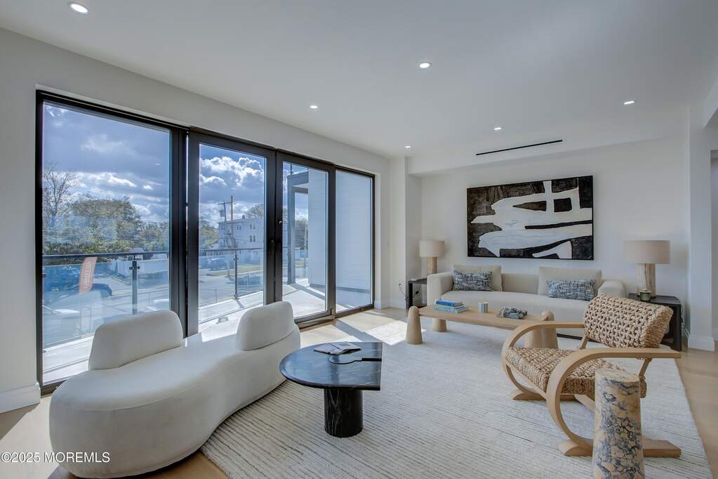 3 Bedroom Villa/Townhouse's Image 7