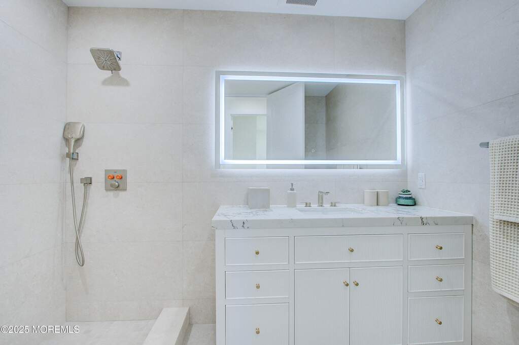 3 Bedroom Villa/Townhouse's Image 23