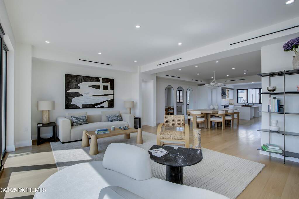 3 Bedroom Villa/Townhouse's Image 4