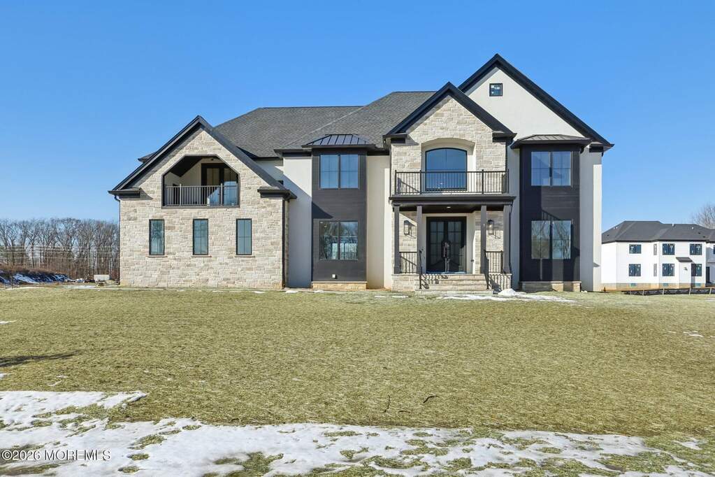 5 Bedroom Single Family Home/House's Image 7