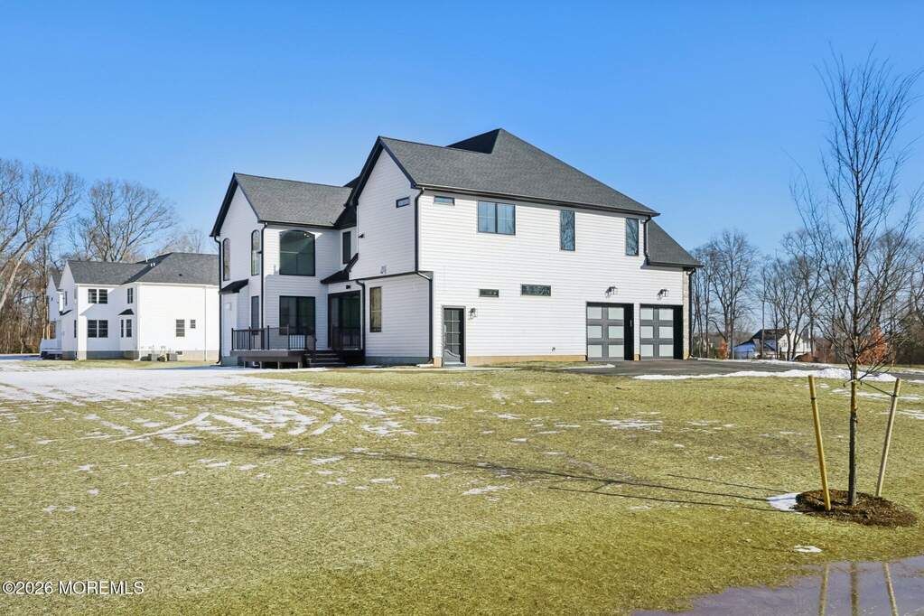 5 Bedroom Single Family Home/House's Image 6