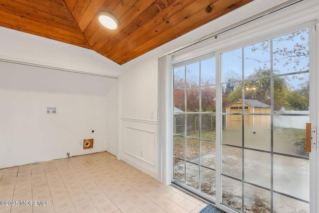 3 Bedroom Single Family Home/House's Image 11