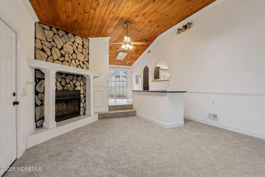 3 Bedroom Single Family Home/House's Image 14