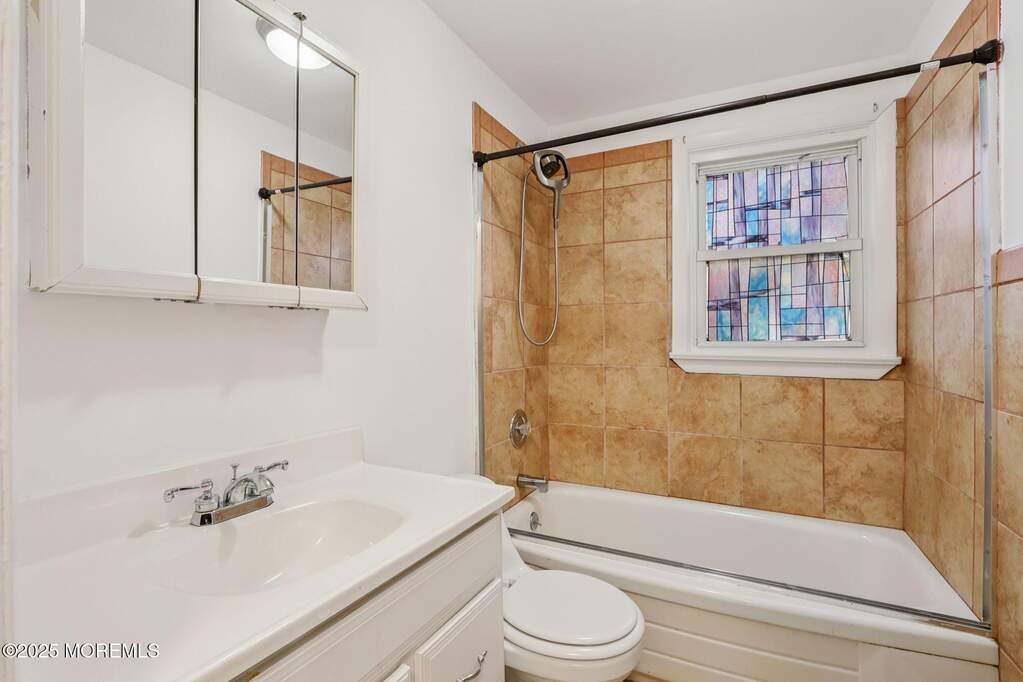 3 Bedroom Single Family Home/House's Image 24