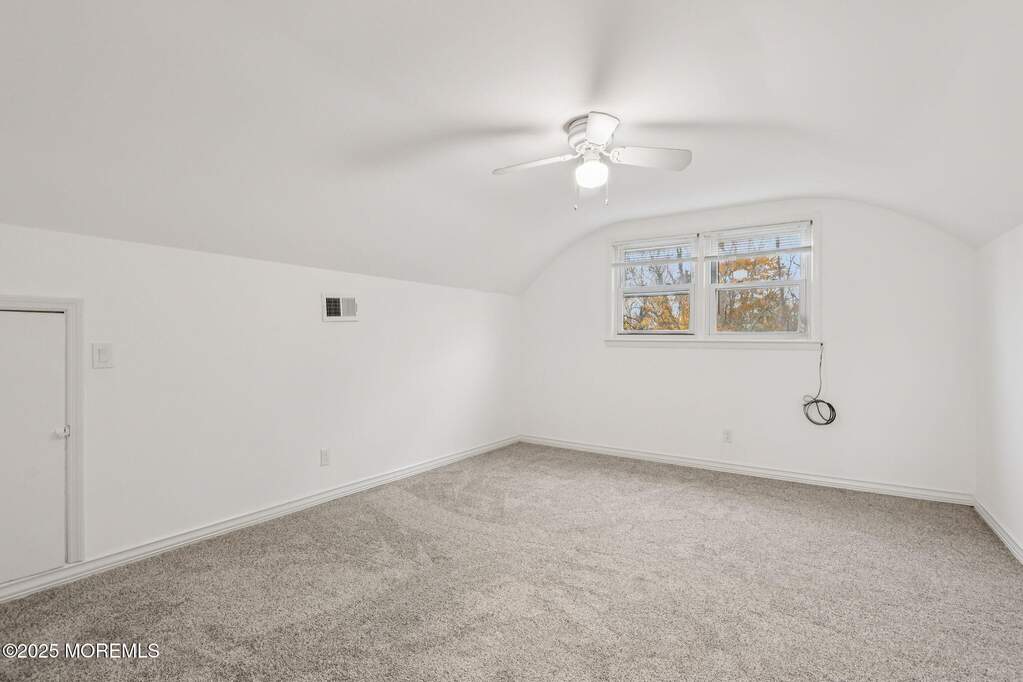 3 Bedroom Single Family Home/House's Image 25