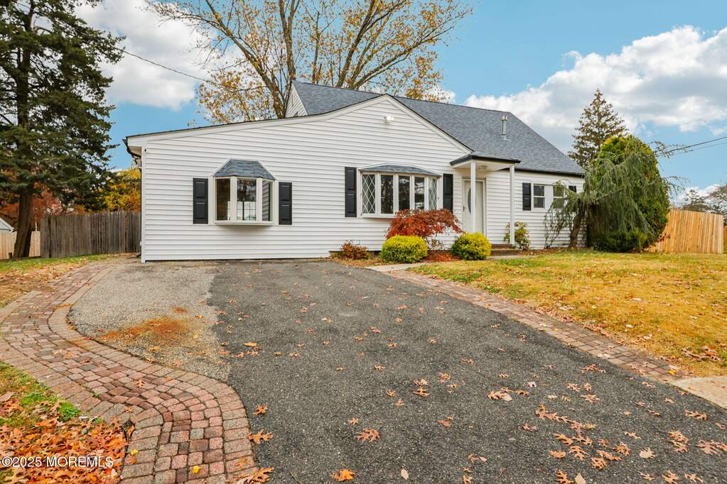 3 Bedroom Single Family Home/House's Image 38