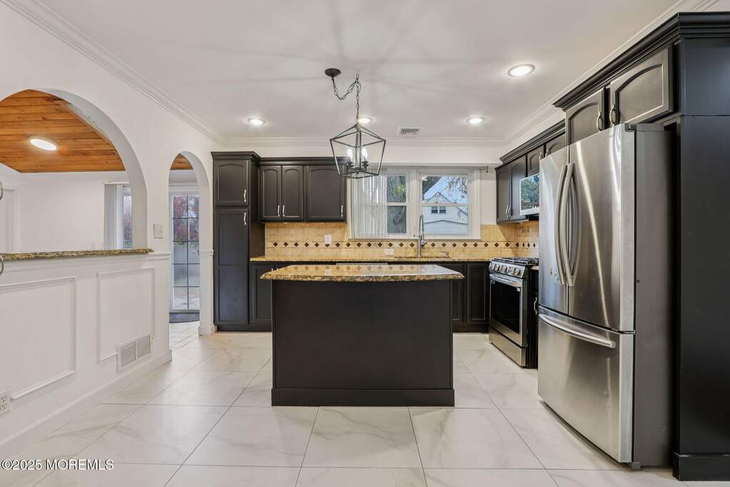 3 Bedroom Single Family Home/House's Image 5