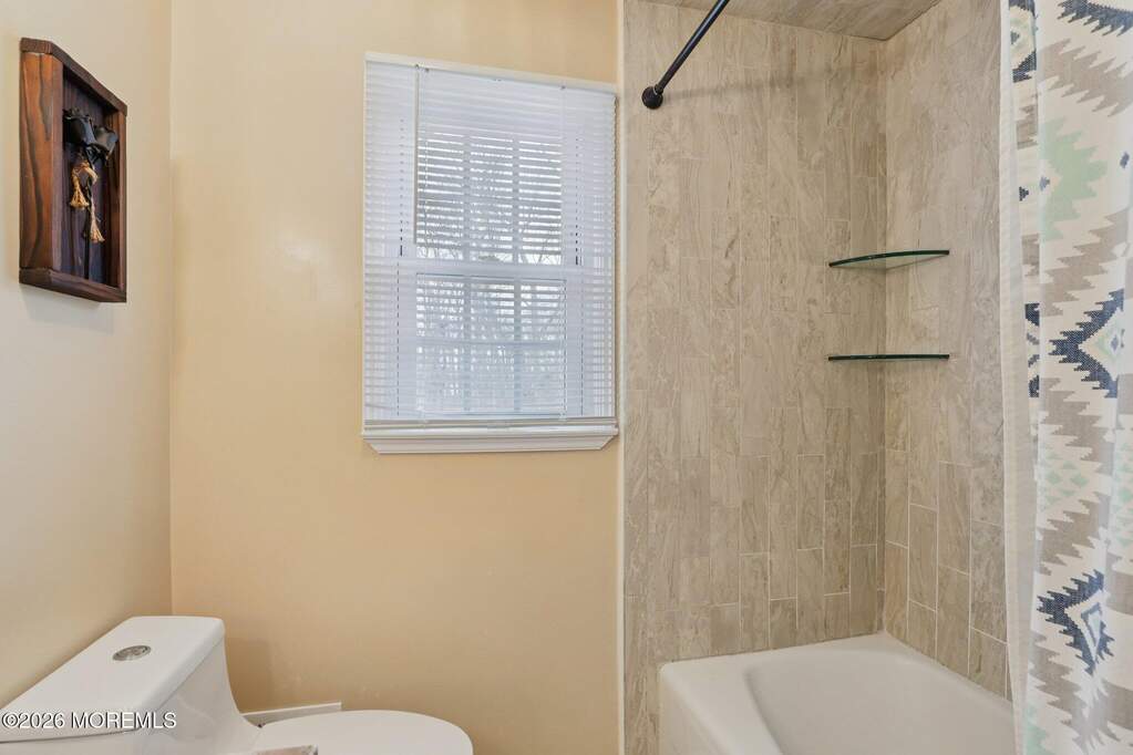 4 Bedroom Single Family Home/House's Image 17