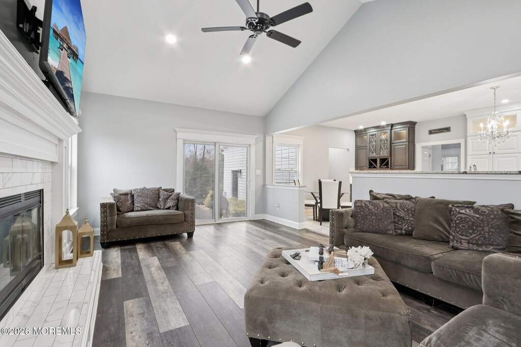 4 Bedroom Single Family Home/House's Image 25