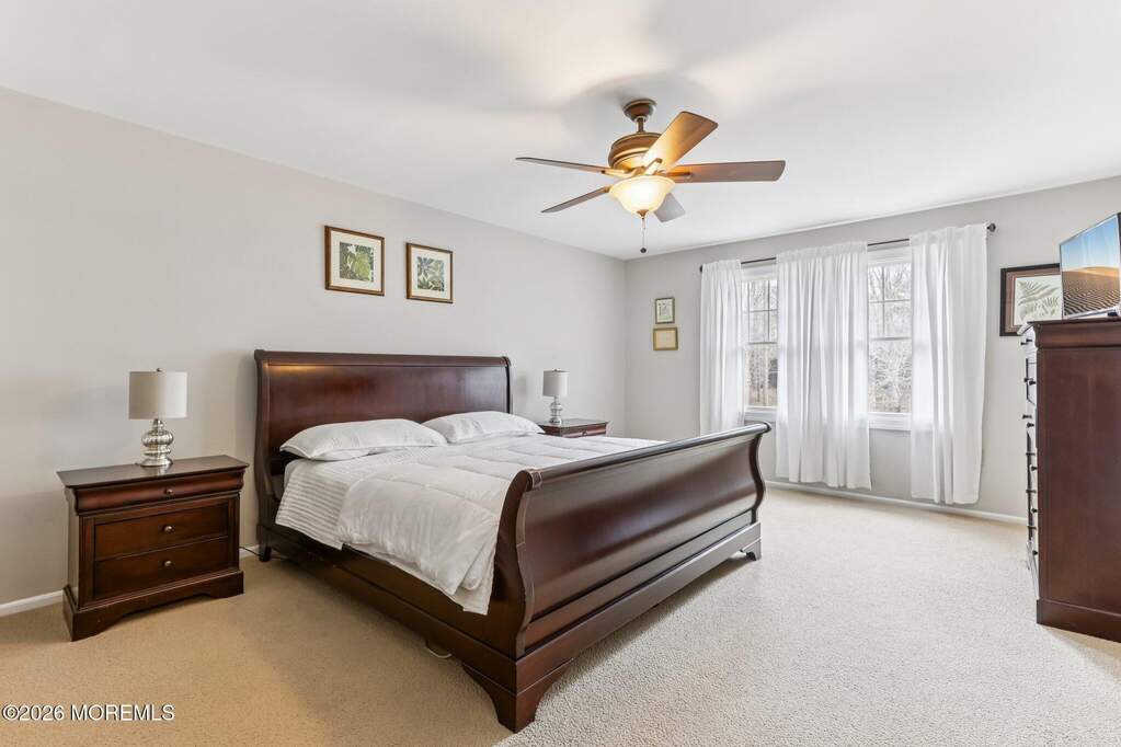 4 Bedroom Single Family Home/House's Image 16