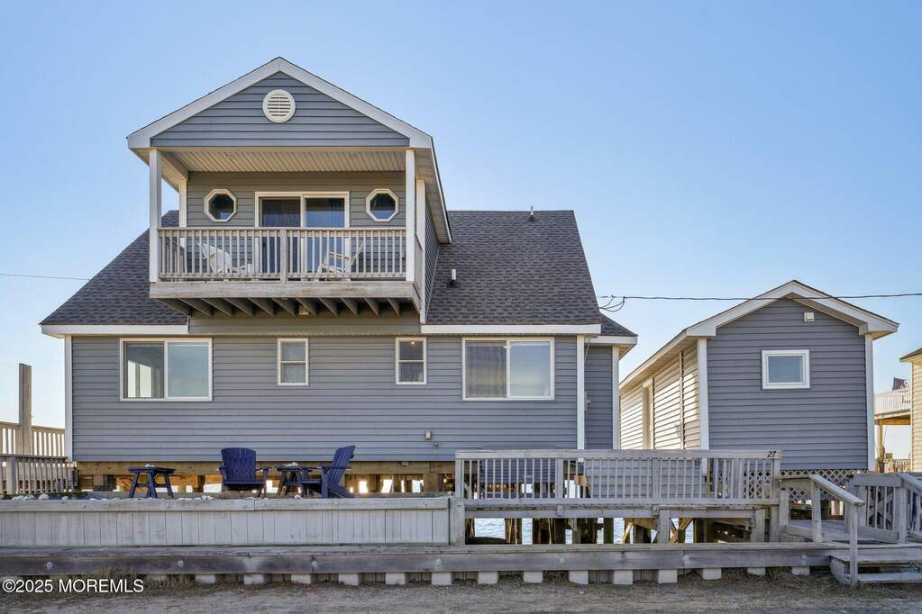 5 Bedroom Single Family Home/House's Image 37