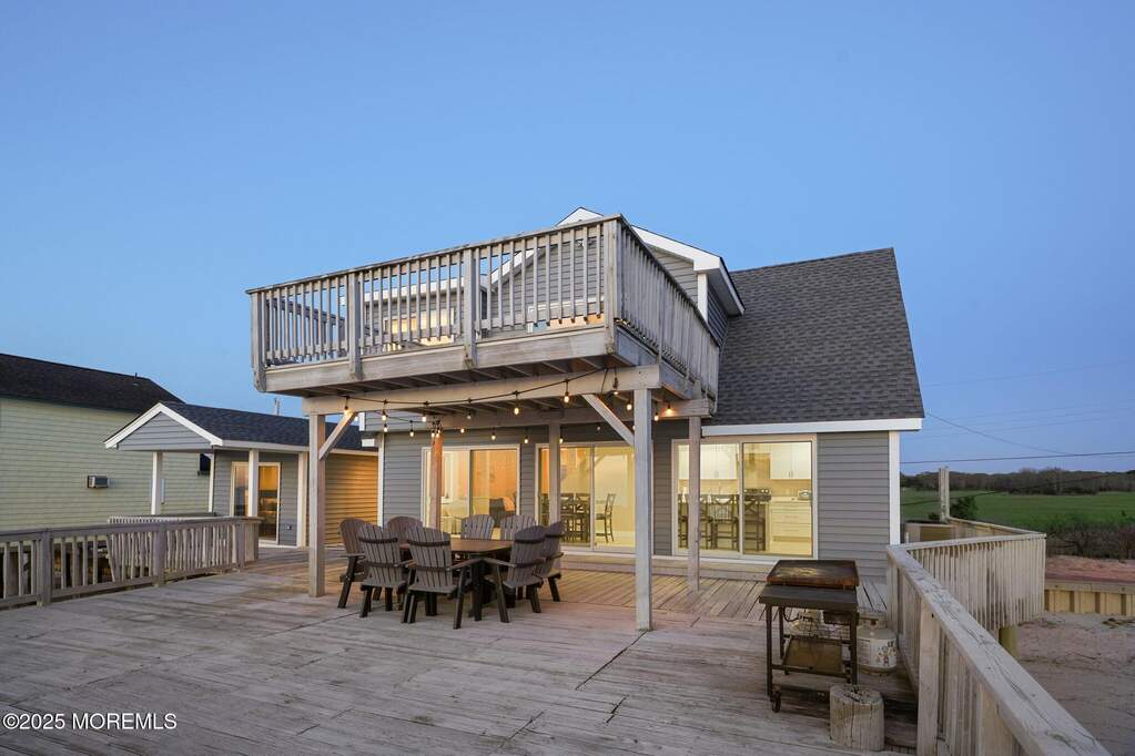 5 Bedroom Single Family Home/House's Image 40